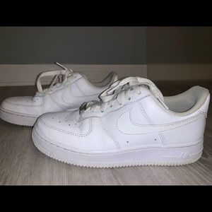 White Nike Air-force 1
